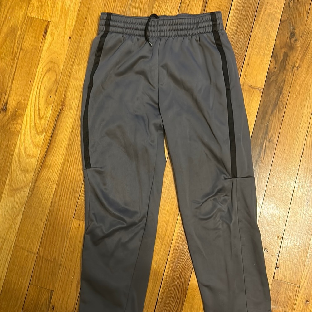 Boys MEDIUM fleece pants